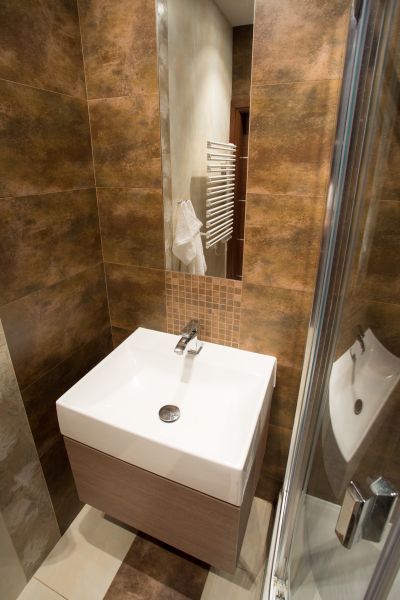 Porcelain Basin Installation